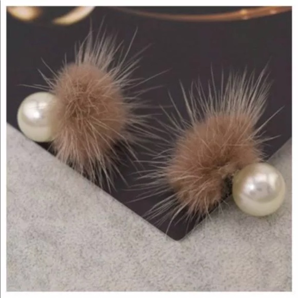 Faux Fur Double Sided Pearl Earrings - Picture 6 of 8
